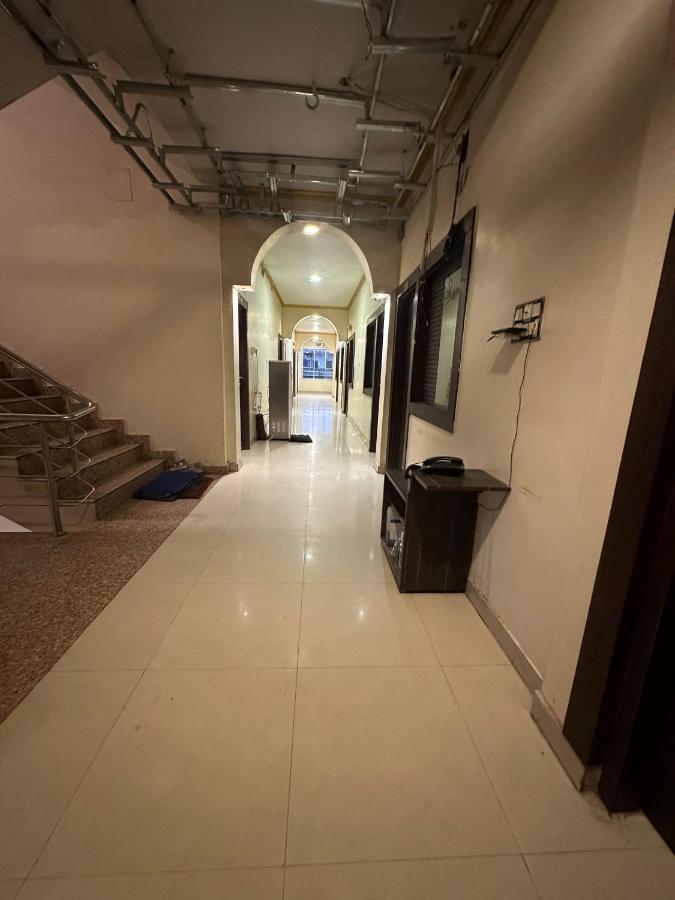 ורנאסי Hotel Deva Inn מראה חיצוני תמונה
