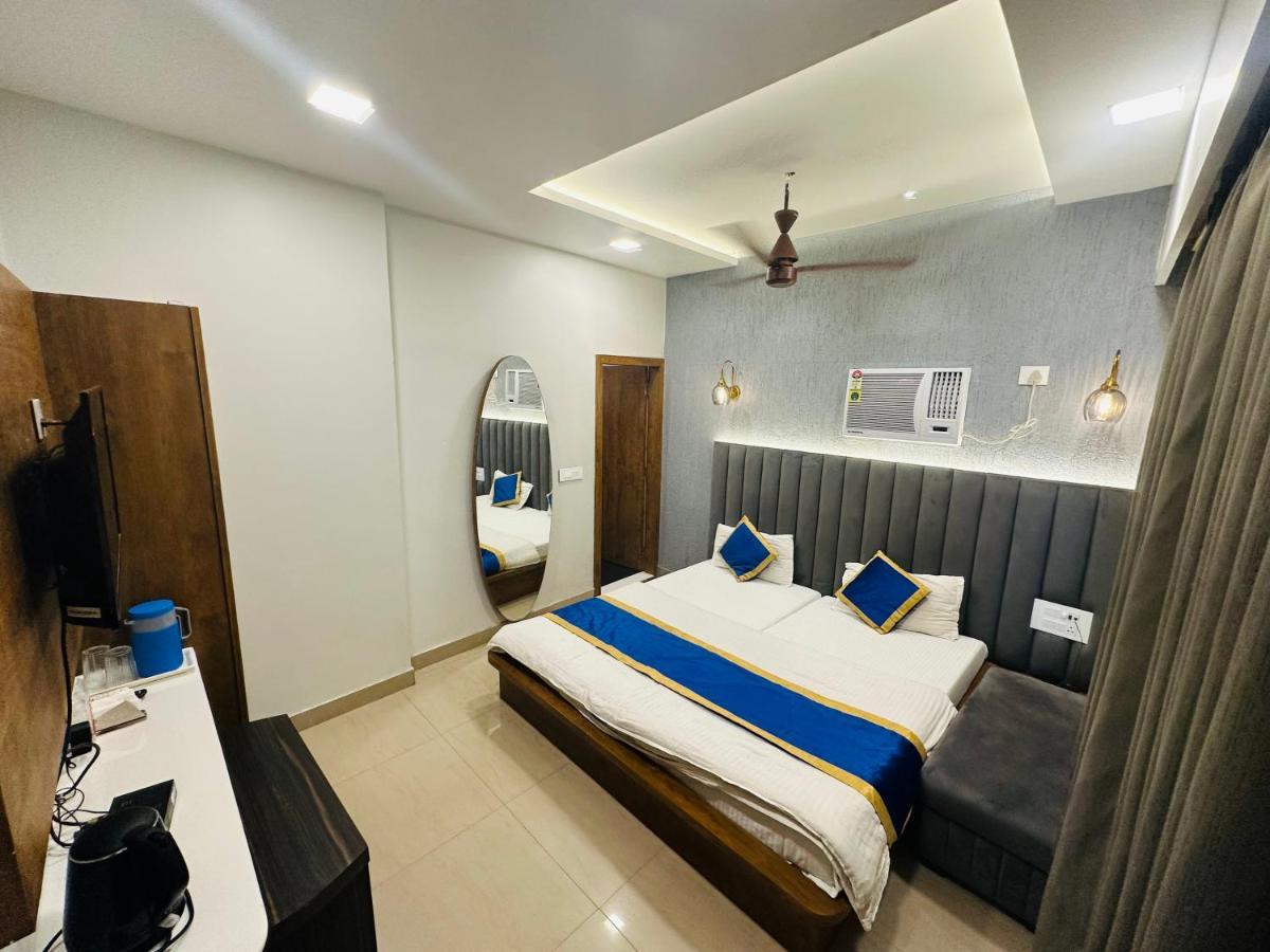 ורנאסי Hotel Deva Inn מראה חיצוני תמונה