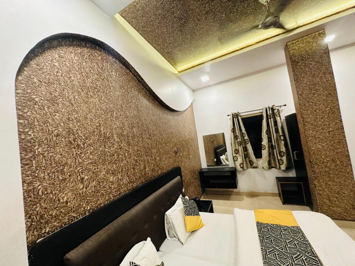 ורנאסי Hotel Deva Inn מראה חיצוני תמונה