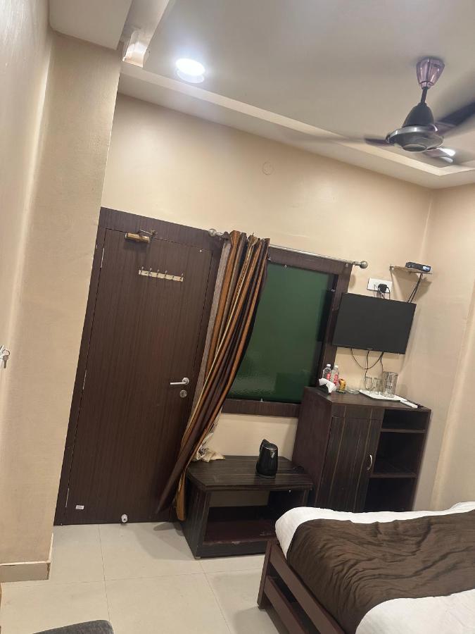 ורנאסי Hotel Deva Inn מראה חיצוני תמונה