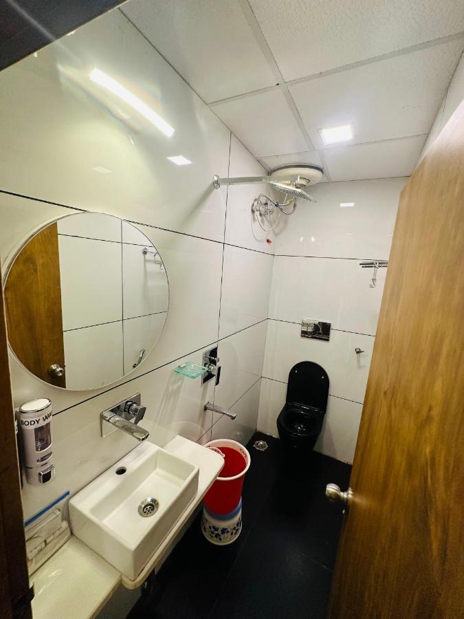 ורנאסי Hotel Deva Inn מראה חיצוני תמונה