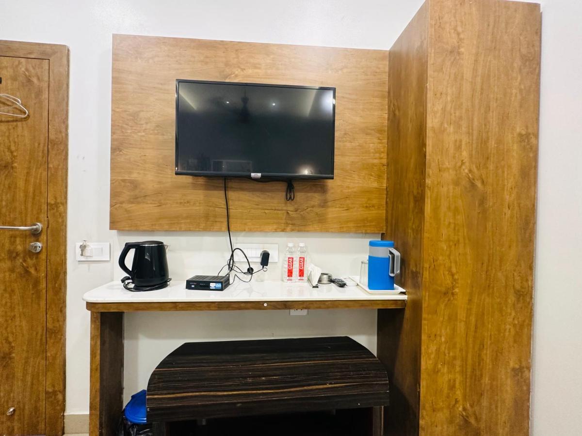 ורנאסי Hotel Deva Inn מראה חיצוני תמונה