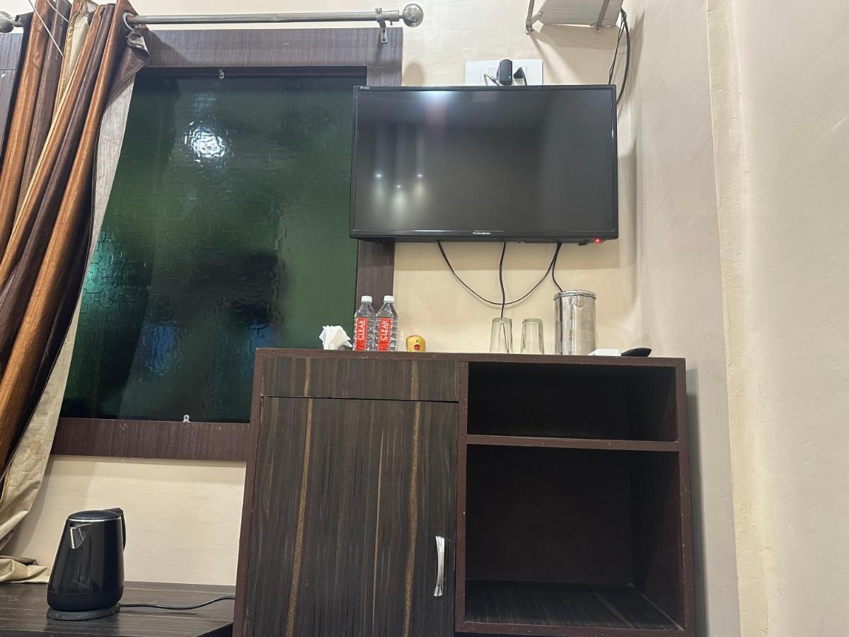 ורנאסי Hotel Deva Inn מראה חיצוני תמונה