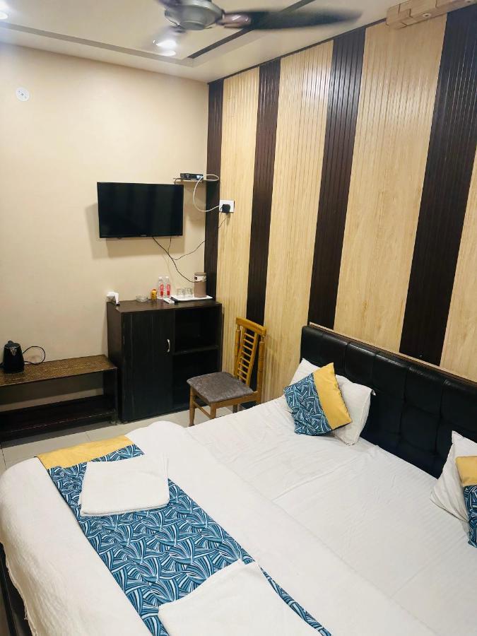 ורנאסי Hotel Deva Inn מראה חיצוני תמונה