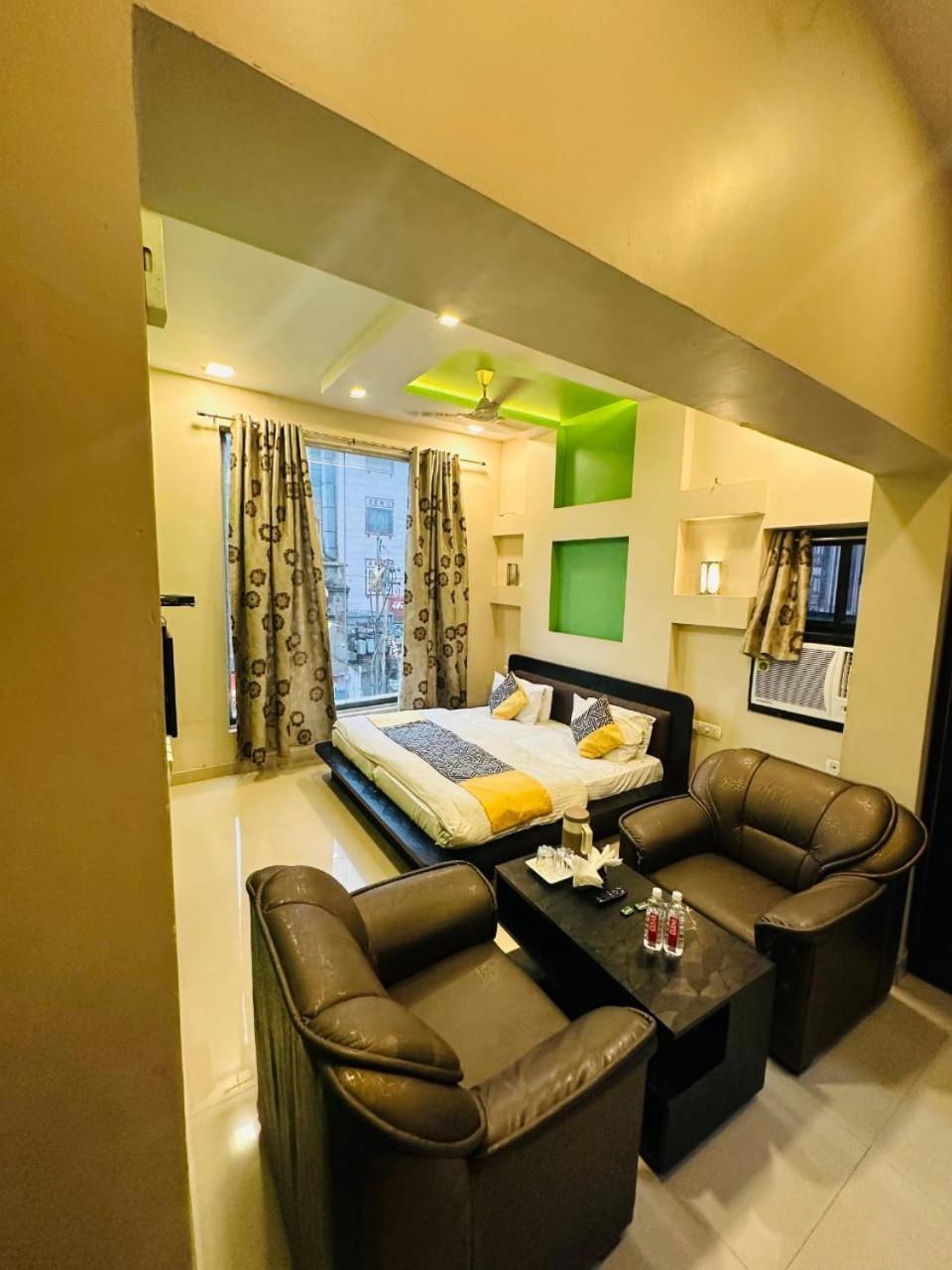 ורנאסי Hotel Deva Inn מראה חיצוני תמונה