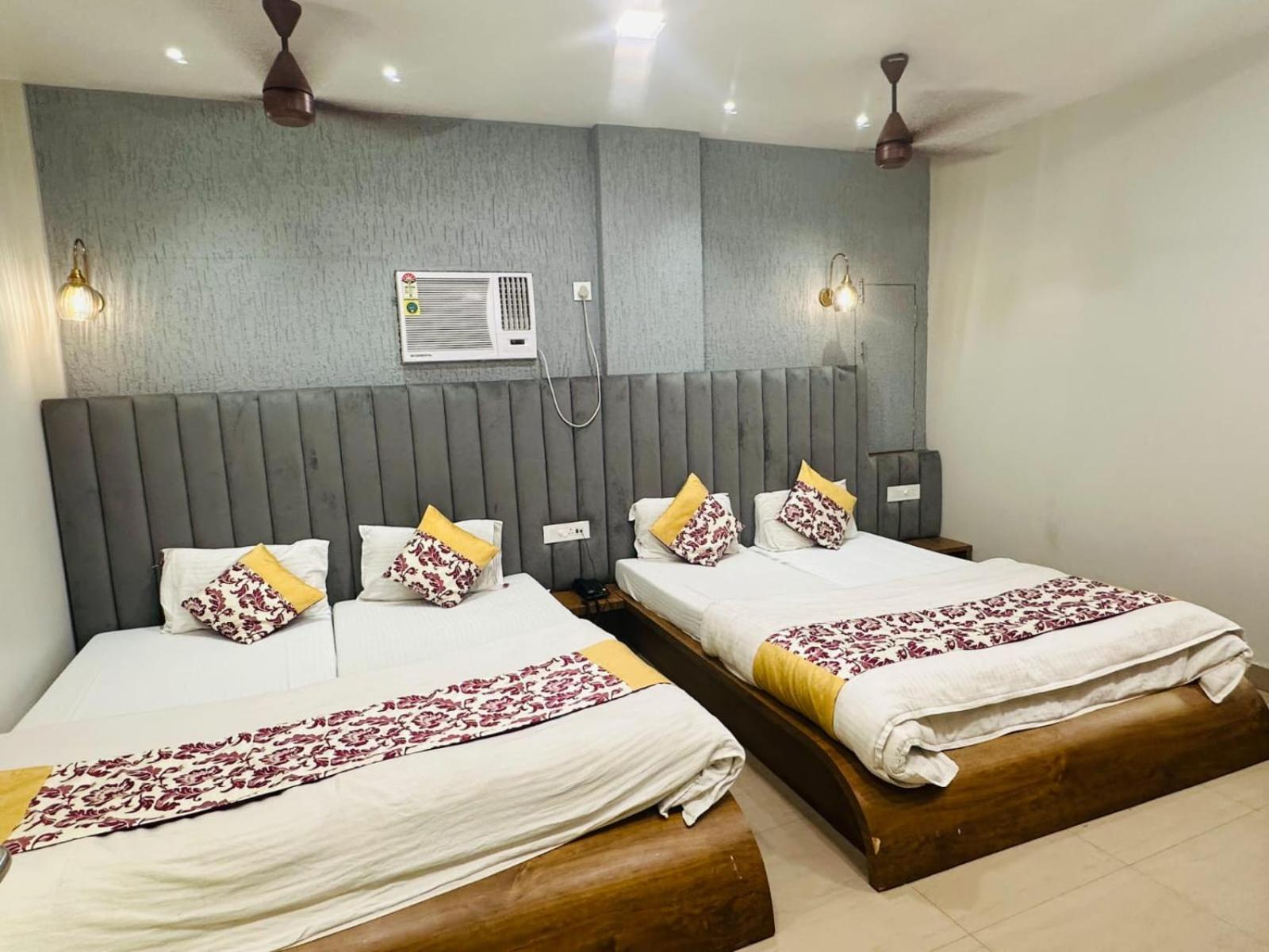 ורנאסי Hotel Deva Inn מראה חיצוני תמונה
