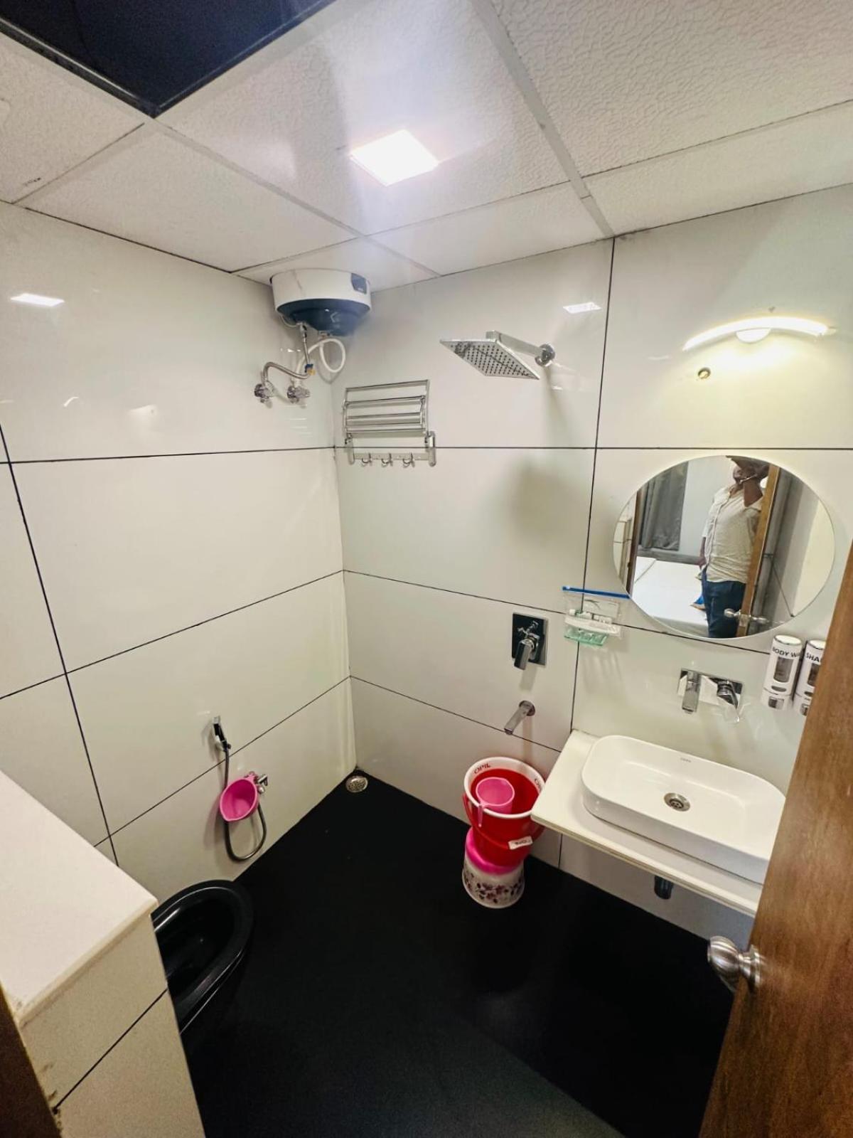ורנאסי Hotel Deva Inn מראה חיצוני תמונה