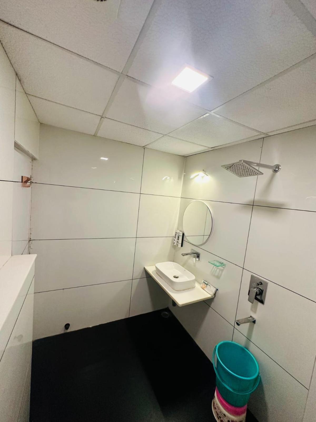 ורנאסי Hotel Deva Inn מראה חיצוני תמונה