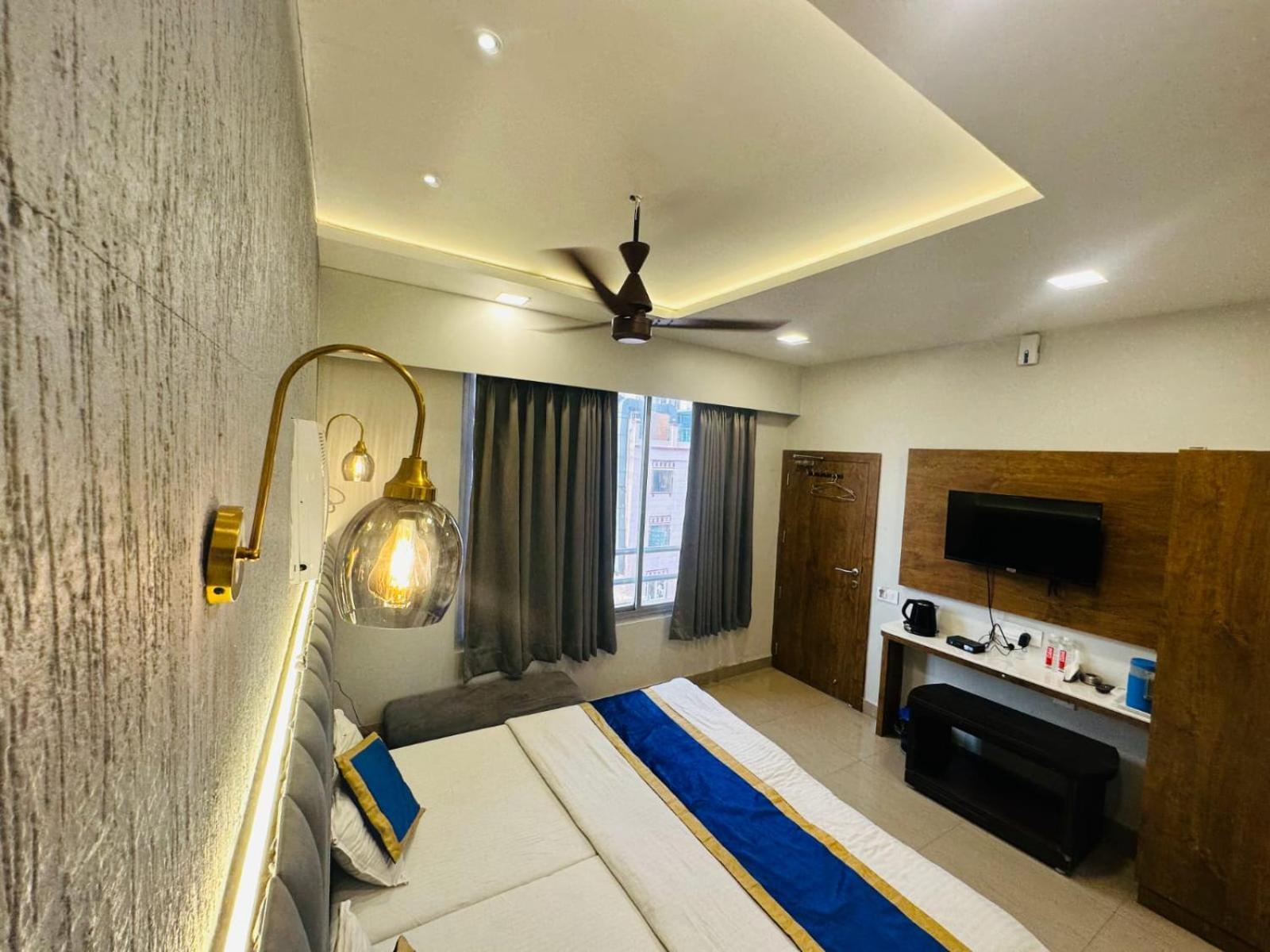 ורנאסי Hotel Deva Inn מראה חיצוני תמונה