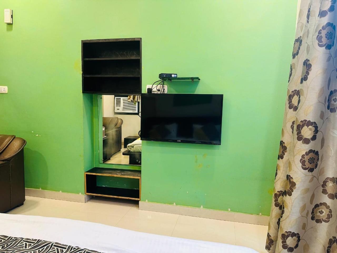 ורנאסי Hotel Deva Inn מראה חיצוני תמונה