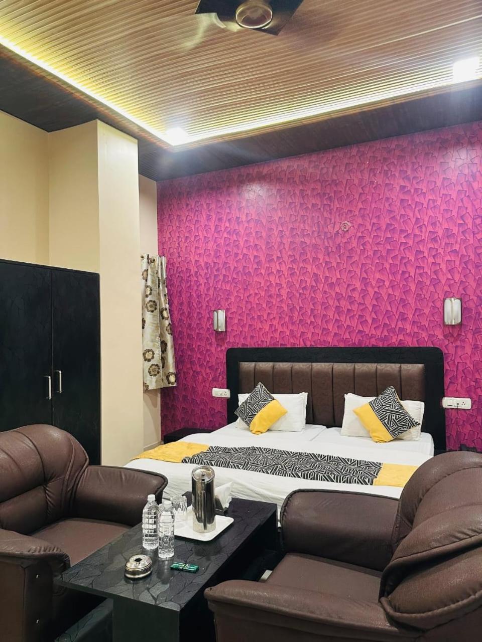 ורנאסי Hotel Deva Inn מראה חיצוני תמונה