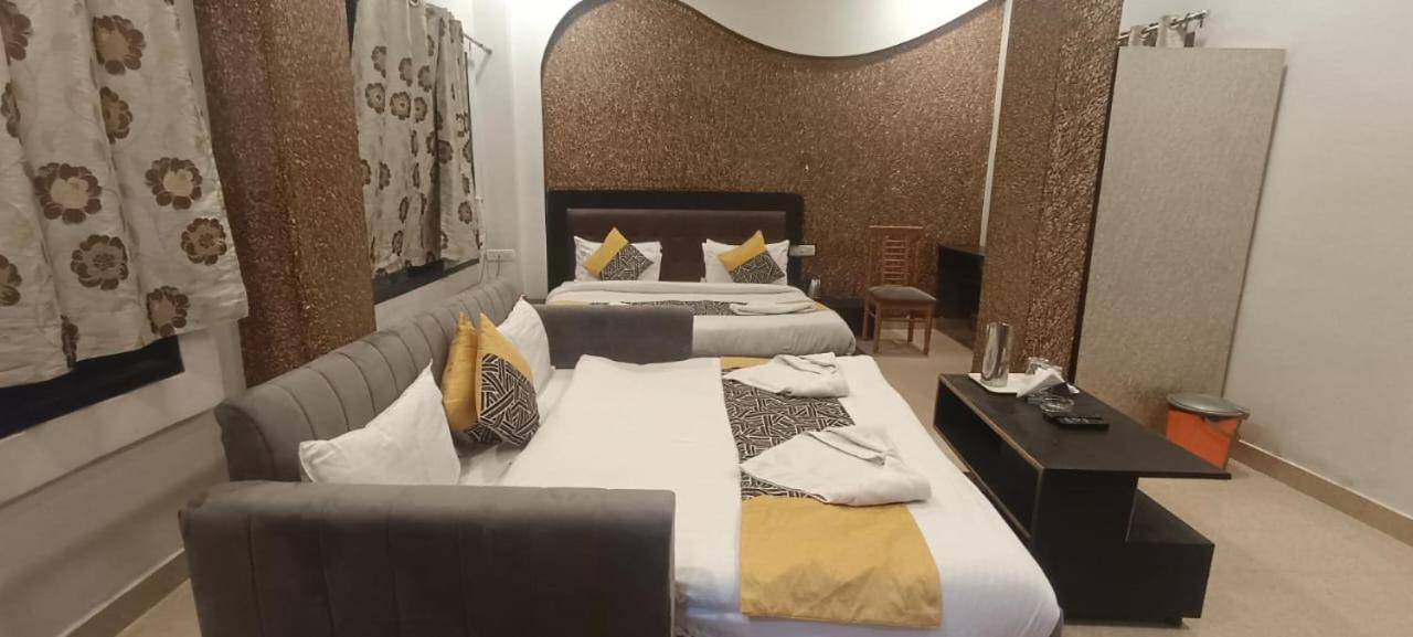 ורנאסי Hotel Deva Inn מראה חיצוני תמונה