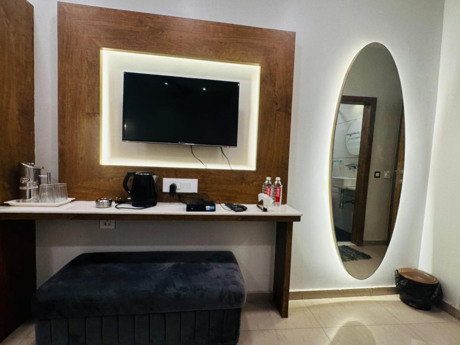 ורנאסי Hotel Deva Inn מראה חיצוני תמונה