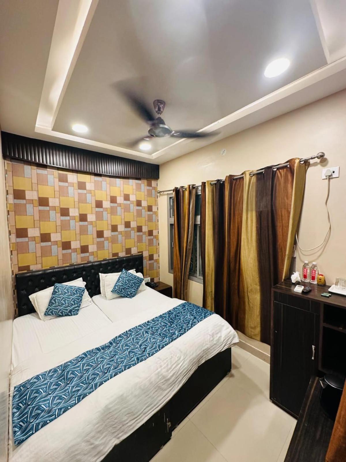 ורנאסי Hotel Deva Inn מראה חיצוני תמונה