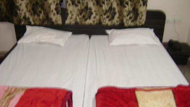 ורנאסי Hotel Deva Inn מראה חיצוני תמונה