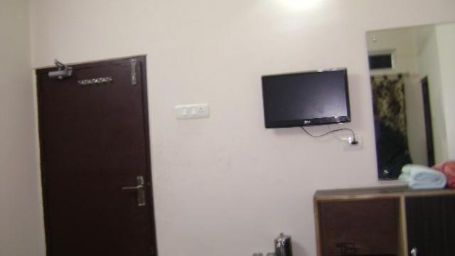 ורנאסי Hotel Deva Inn מראה חיצוני תמונה